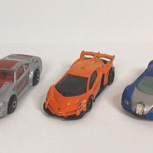 HotWheel/Matchbox Set Of 3 Diecast (They Have Wear) 1:64 (Porsche Is From 1986)